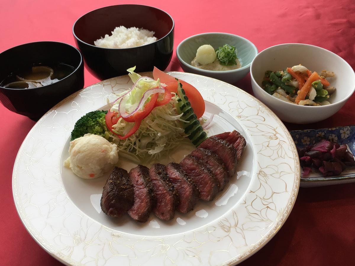 Vilka \u00E4r de b\u00E4sta hotellen i n\u00E4rheten av Hikone Castle? Exteriör bild