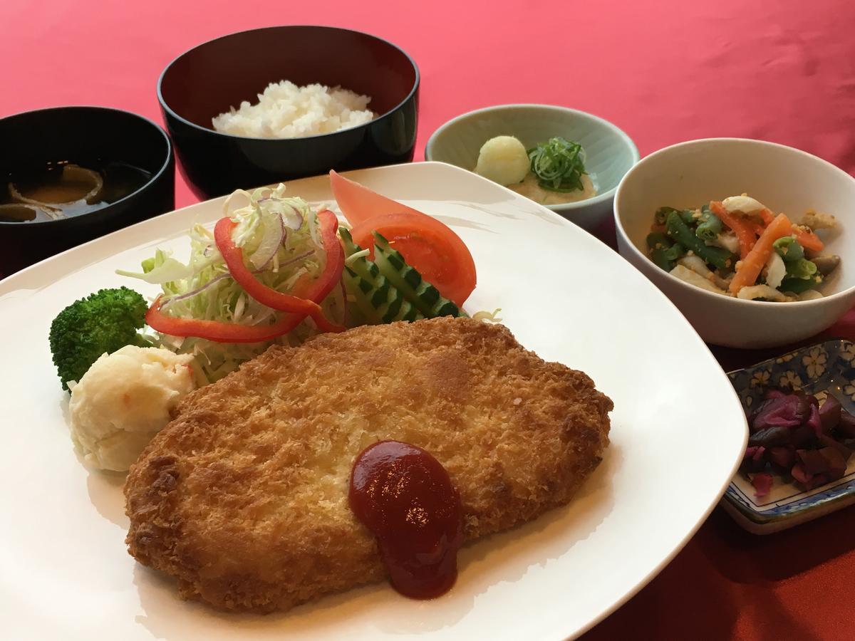 Vilka \u00E4r de b\u00E4sta hotellen i n\u00E4rheten av Hikone Castle? Exteriör bild