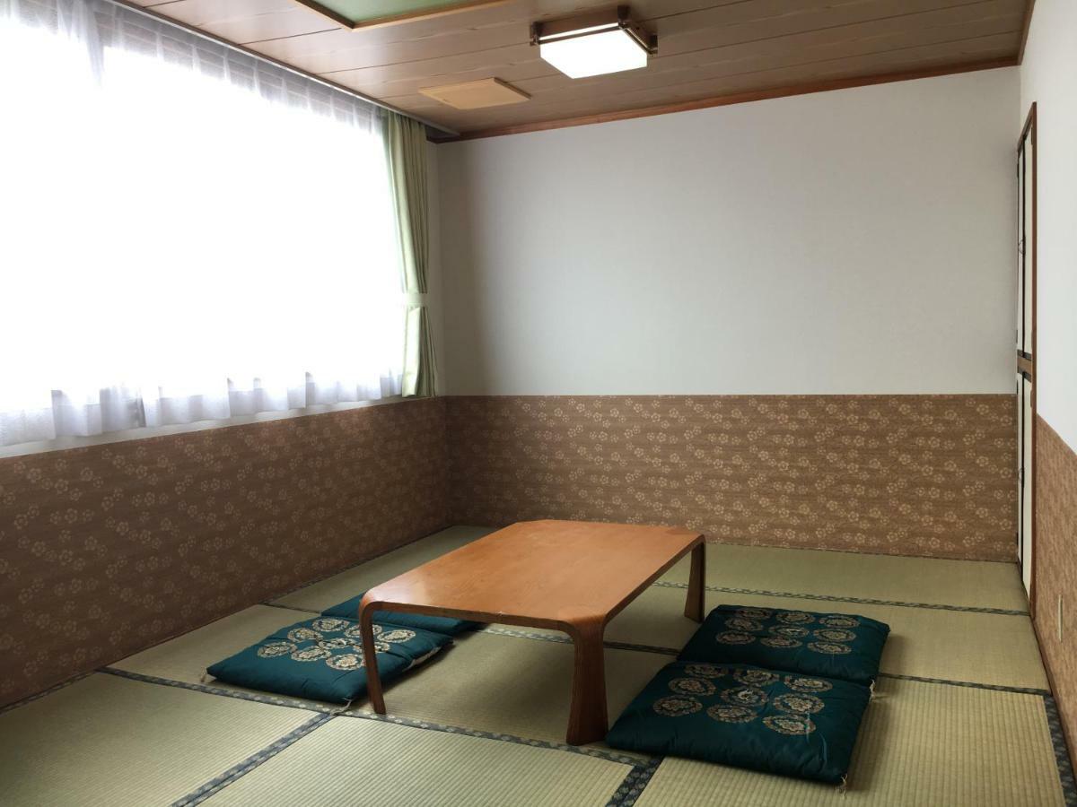 Vilka \u00E4r de b\u00E4sta hotellen i n\u00E4rheten av Hikone Castle? Exteriör bild